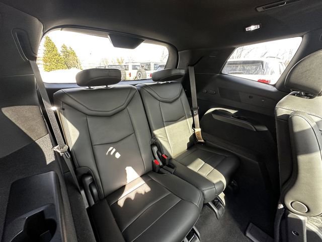 Used 2025 Cadillac XT6 Sport w/ Technology Package image 40