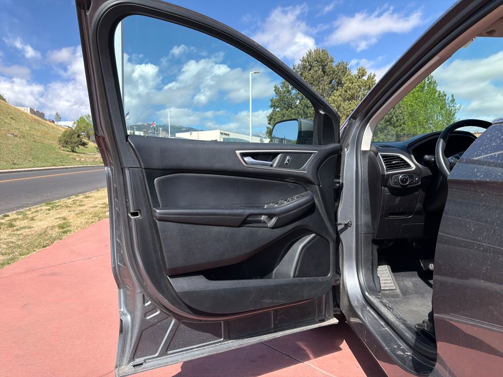 Certified 2024 Ford Edge SEL image 9