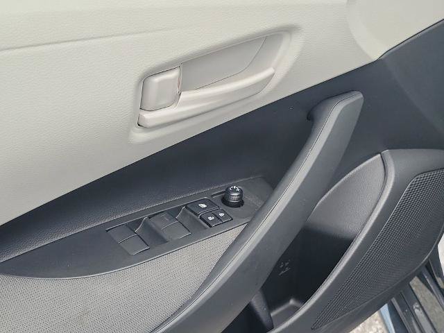Used 2026 Toyota Corolla LE FWD image 22