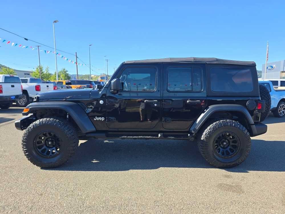 Used 2018 Jeep Wrangler Unlimited Sport AWD/4WD image 2