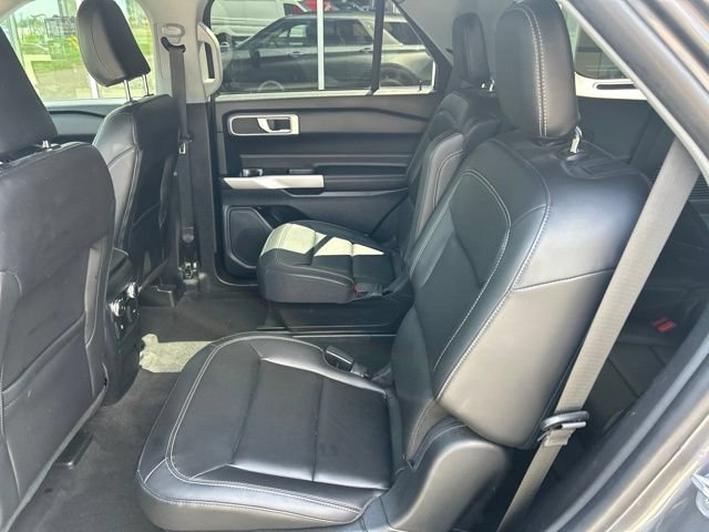 Certified 2022 Ford Explorer XLT w/ Equipment Group 202A AWD/4WD image 26
