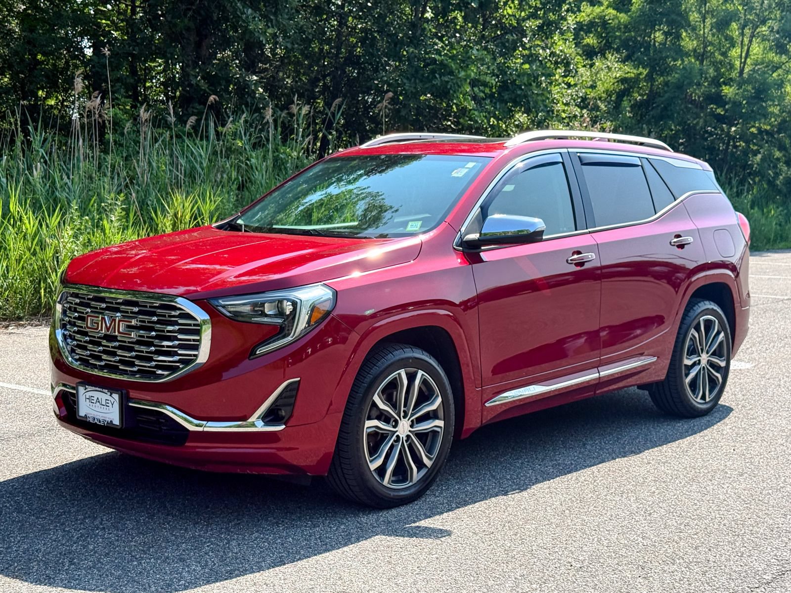 Used 2019 GMC Terrain Denali w/ Driver Alert Package II AWD/4WD image 3