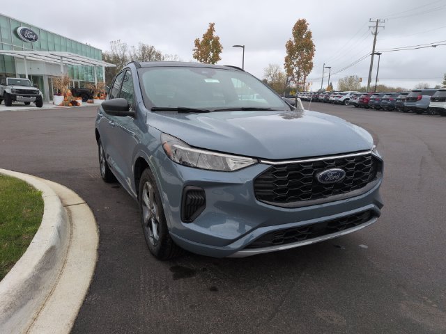 Certified 2023 Ford Escape ST-Line w/ Tech Pack #1 AWD/4WD image 7