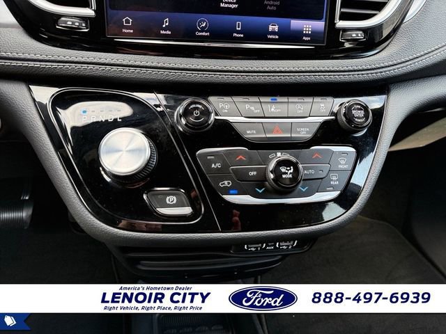 Used 2023 Chrysler Pacifica Touring-L w/ S Appearance Package image 26