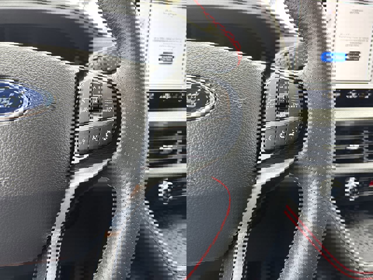 Certified 2025 Ford Explorer ST-Line w/ Premium Package image 33