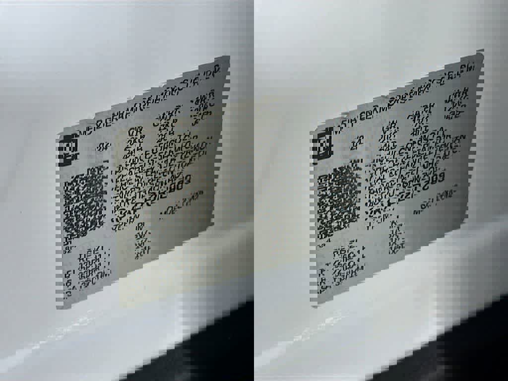 Used 2024 GMC Terrain SLT image 25