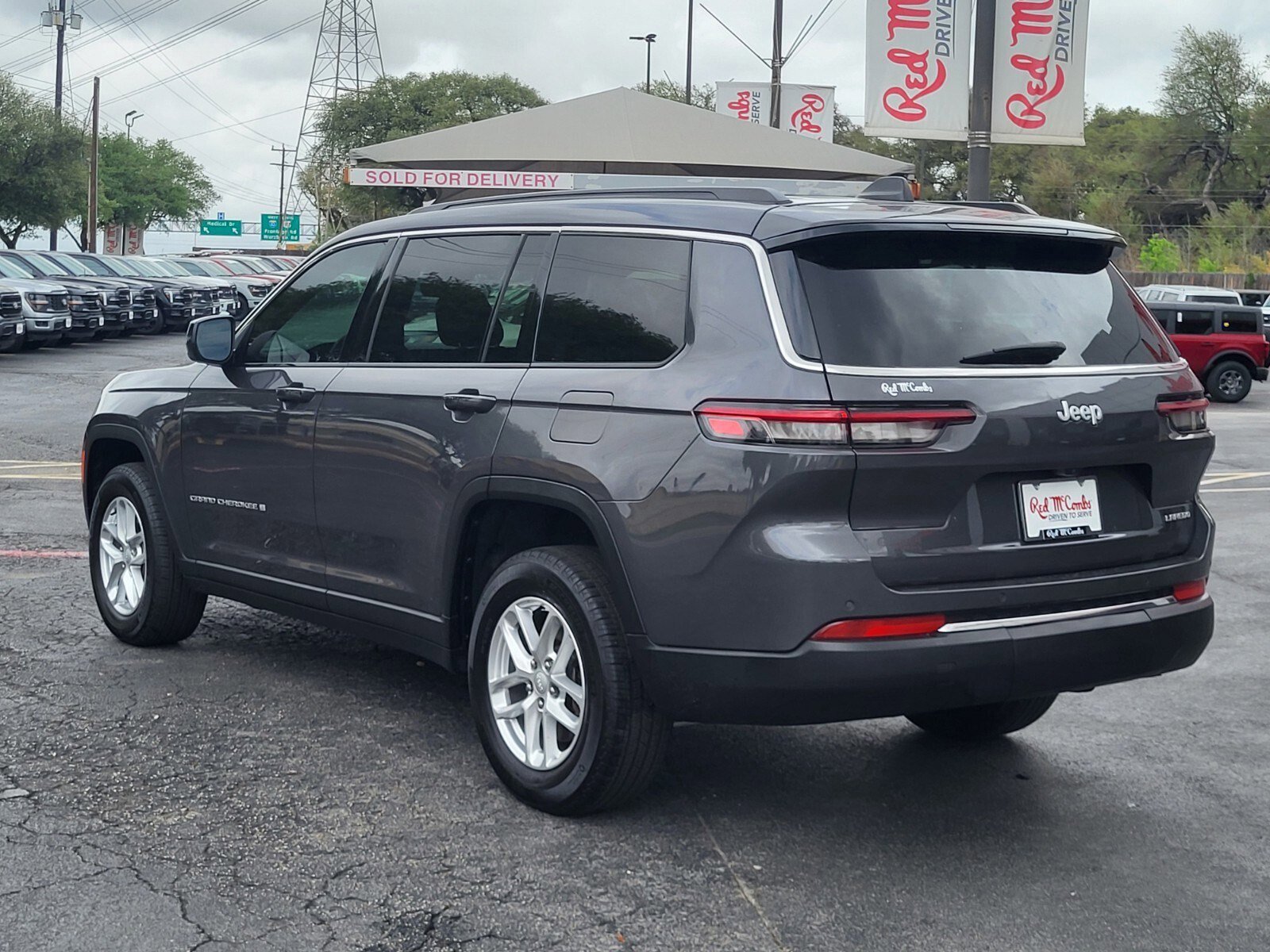 Used 2025 Jeep Grand Cherokee L Laredo w/ Luxury Tech Group I image 5