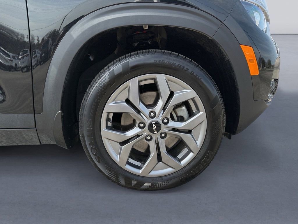 Used 2025 Kia Seltos LX image 9