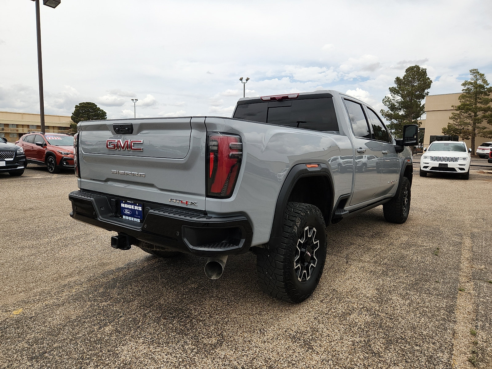 Used 2024 GMC Sierra 2500 AT4X AWD/4WD image 7
