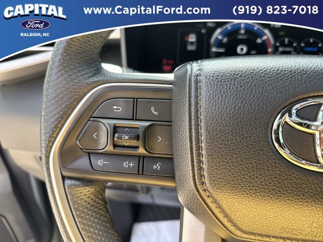 Used 2025 Toyota Tundra Limited AWD/4WD image 23