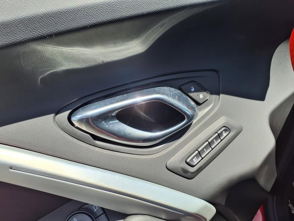 Used 2021 Chevrolet Camaro LT image 10