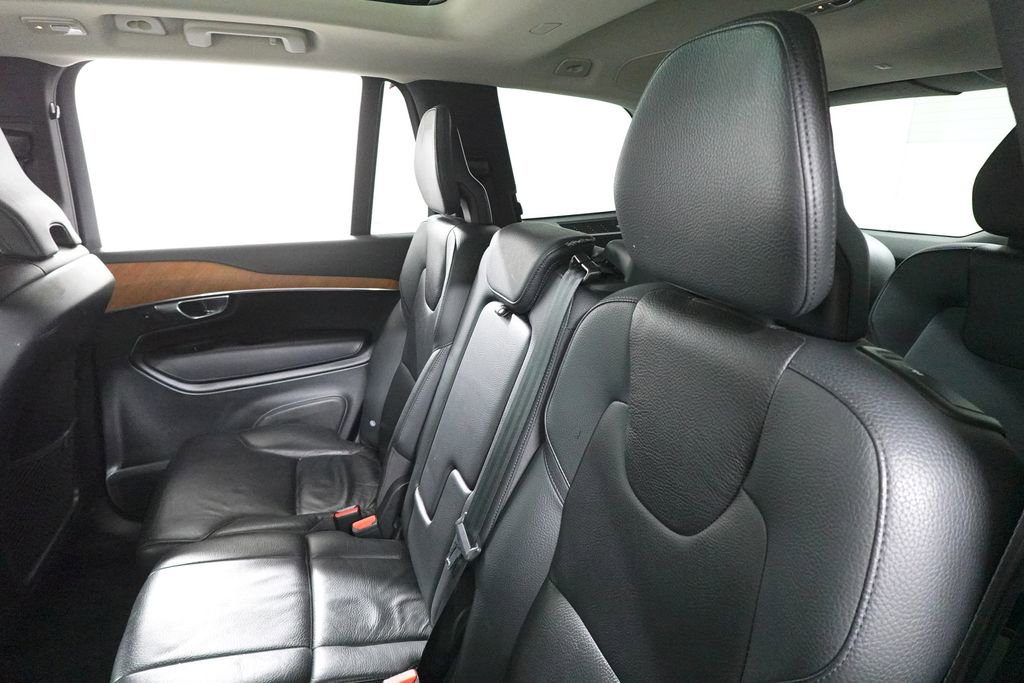 Used 2023 Volvo XC90 B6 Plus image 26