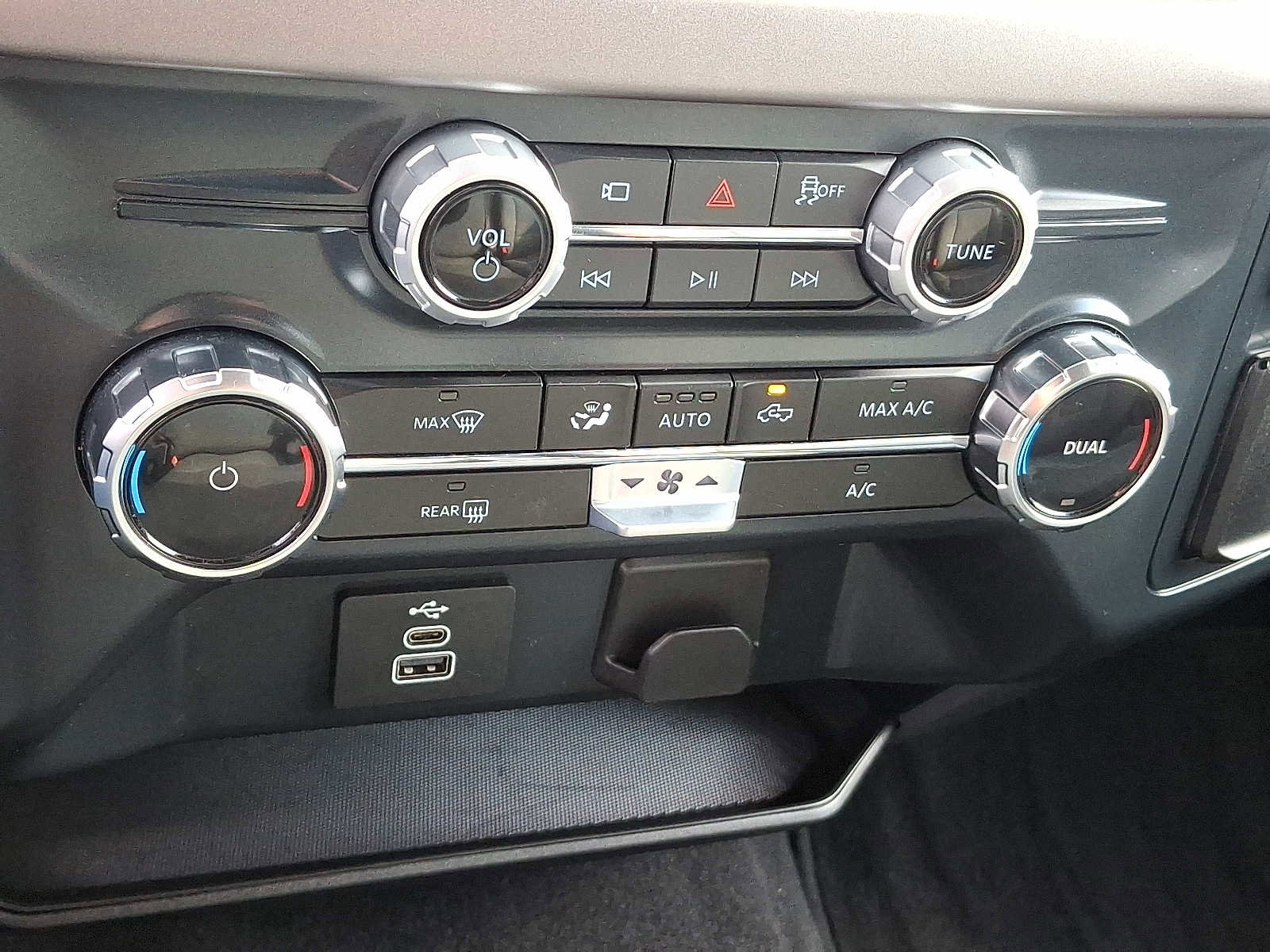 Certified 2025 Ford F150 XLT w/ Equipment Group 301A Standard image 15