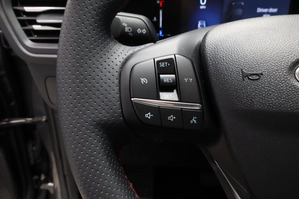 Certified 2025 Ford Escape ST-Line image 26