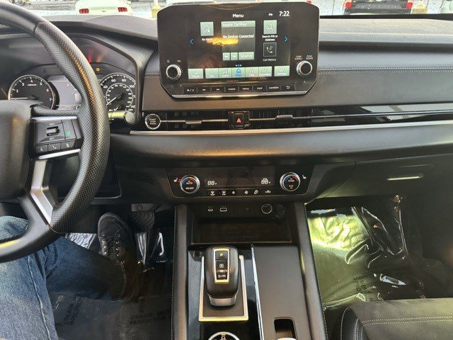 Used 2024 Mitsubishi Outlander SE image 16