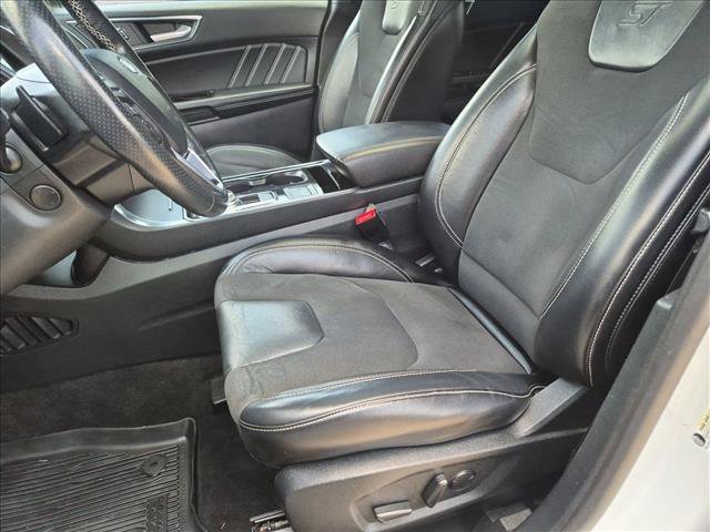 Certified 2020 Ford Edge ST w/ Cold Weather Package AWD/4WD image 17
