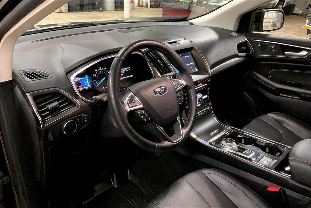 Certified 2019 Ford Edge Titanium w/ Equipment Group 301A AWD/4WD image 13