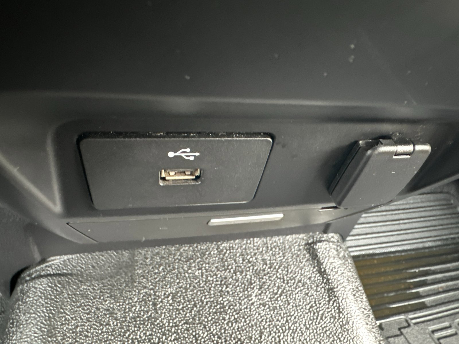 Certified 2018 Ford F350 XL w/ Power Equipment Group image 25