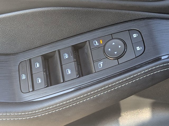 Used 2024 Nissan Rogue SV w/ SV Premium Package image 12