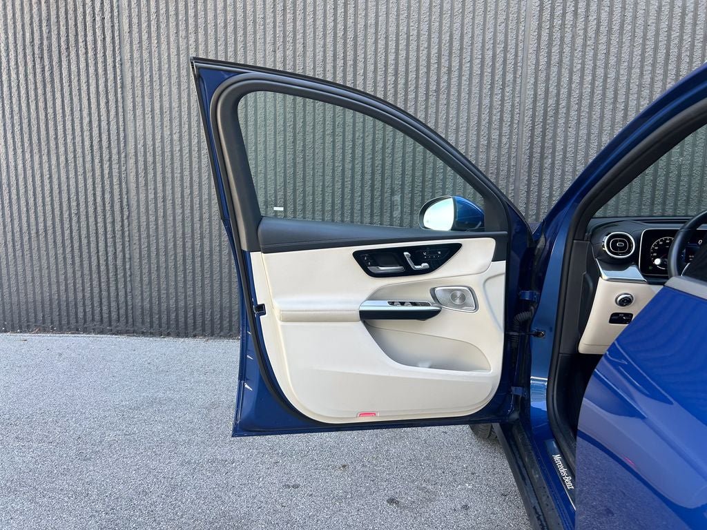 Used 2024 Mercedes-Benz GLC 300 4MATIC image 14