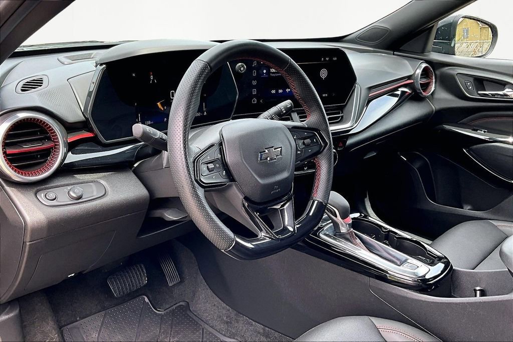 Used 2024 Chevrolet Trax RS w/ Driver Confidence Package FWD image 14