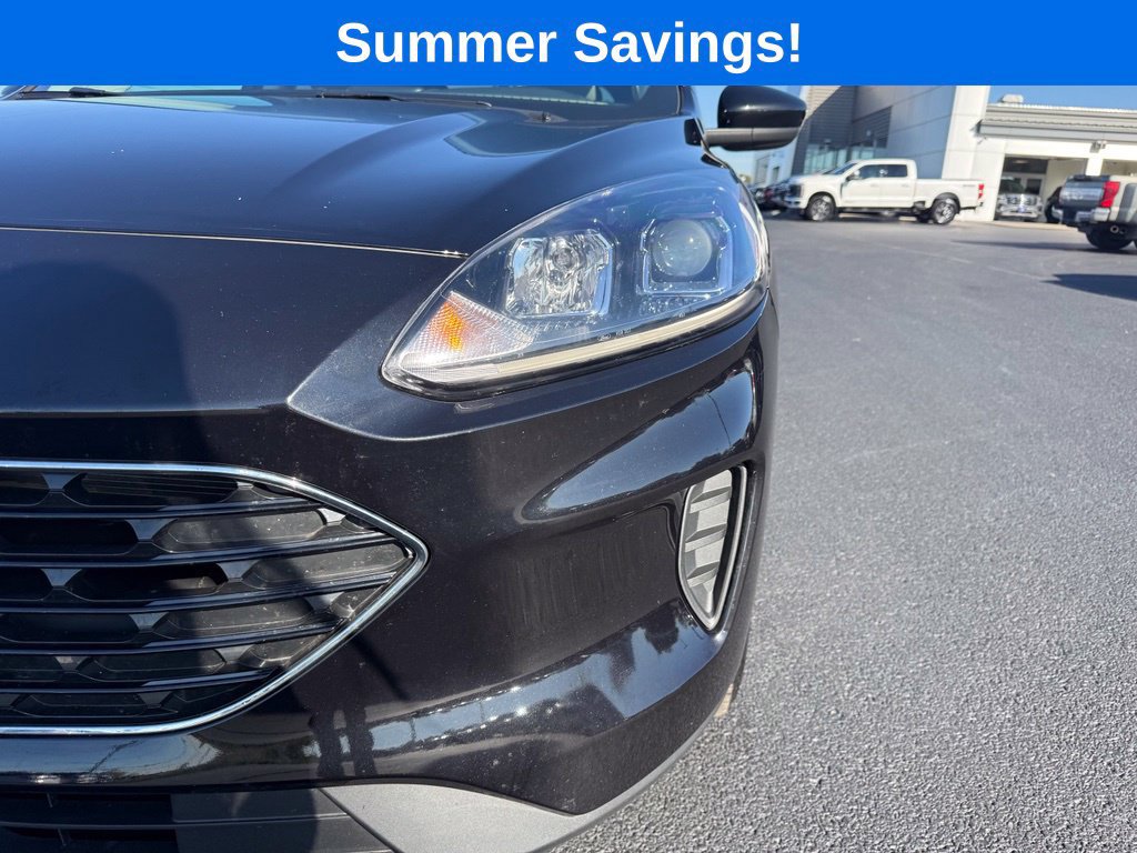 Certified 2022 Ford Escape SE w/ SE Sport Appearance Package AWD/4WD image 11