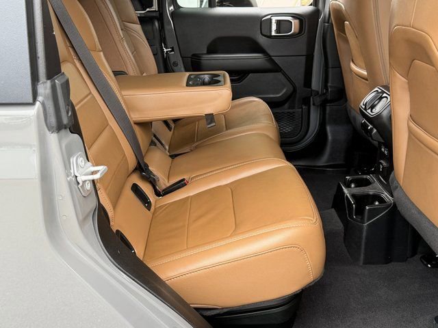 Used 2021 Jeep Gladiator Overland w/ Popular Equipment Package AWD/4WD image 7