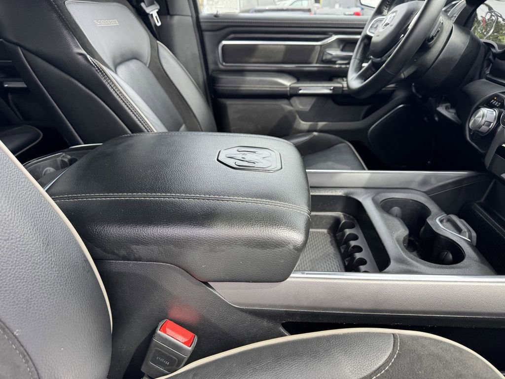 Used 2024 RAM 1500 Laramie AWD/4WD image 8