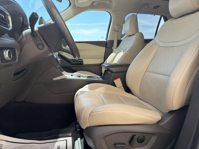 Certified 2023 Ford Explorer Platinum w/ Technology Package AWD/4WD image 15