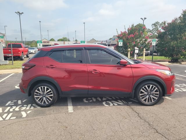 Used 2024 Nissan Kicks SV FWD image 4