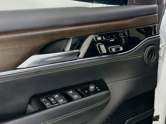 Used 2023 Jeep Grand Wagoneer L 4WD w/ Convenience Group III image 21