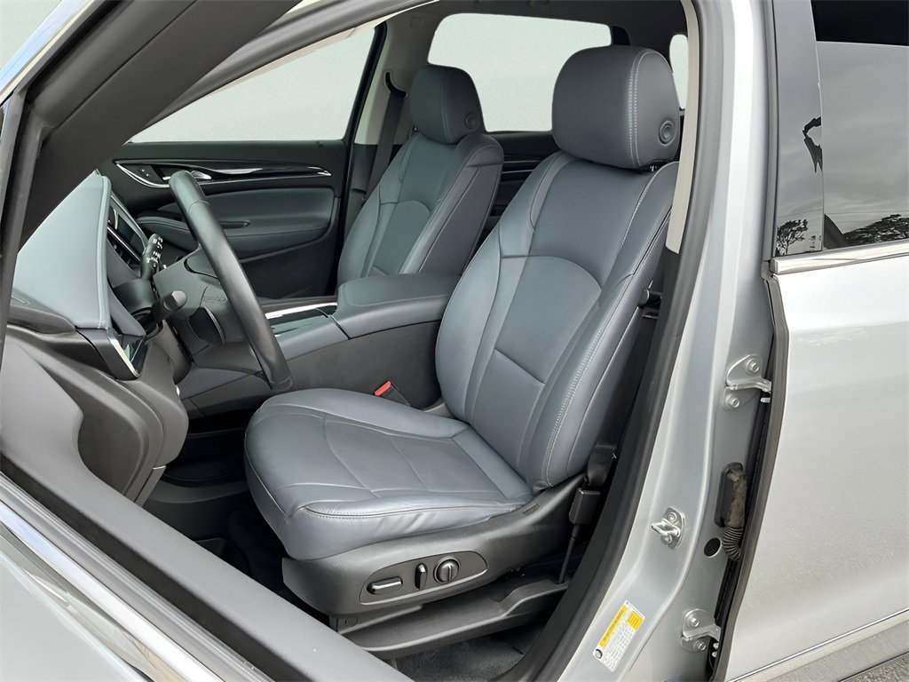 Used 2021 Buick Enclave Essence w/ Sport Touring Edition image 28