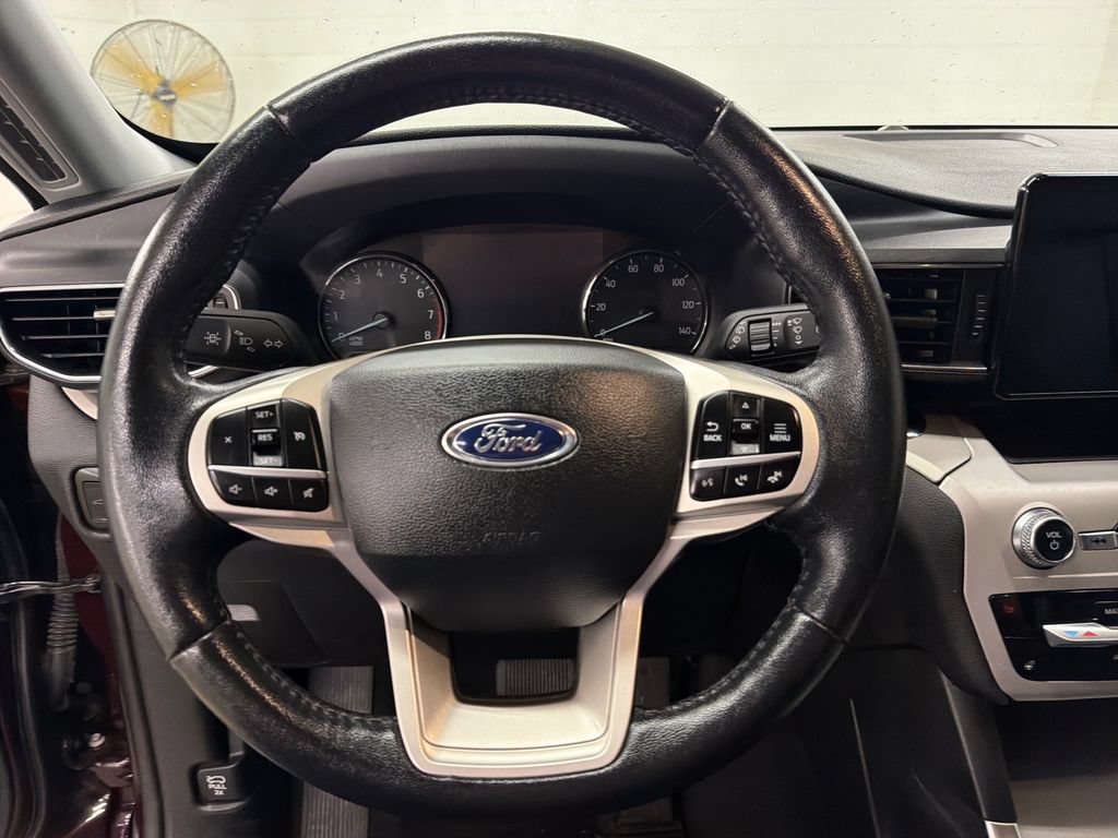 Certified 2023 Ford Explorer XLT w/ Equipment Group 202A RWD image 18