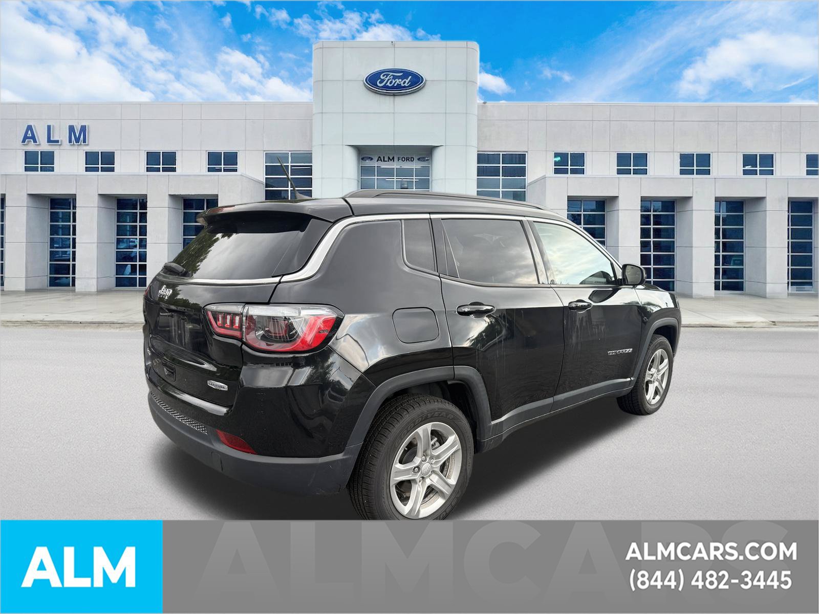 Used 2024 Jeep Compass Latitude AWD/4WD image 6