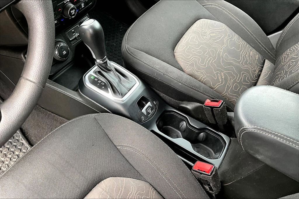 Used 2023 Jeep Renegade Latitude AWD/4WD image 14