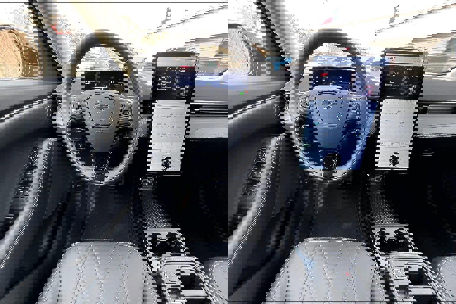 Certified 2025 Ford Mustang Mach-E Select image 9