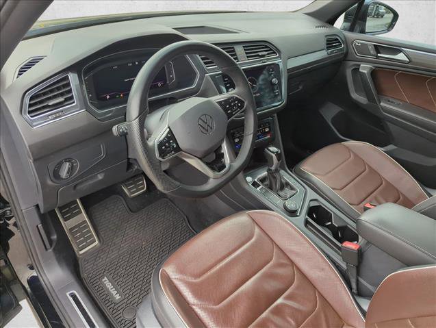 Used 2024 Volkswagen Tiguan SEL R-Line AWD/4WD image 8