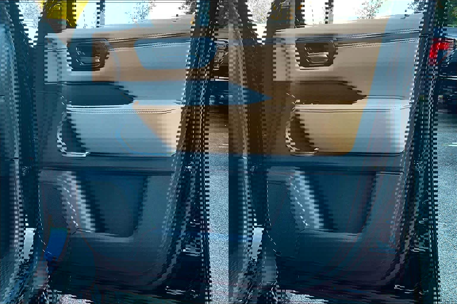 Used 2025 Nissan Armada Platinum Reserve image 22