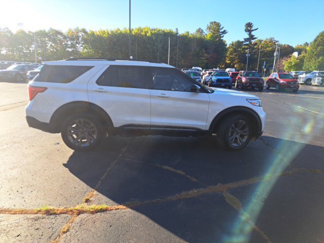 Certified 2024 Ford Explorer XLT w/ Equipment Group 202A AWD/4WD image 9