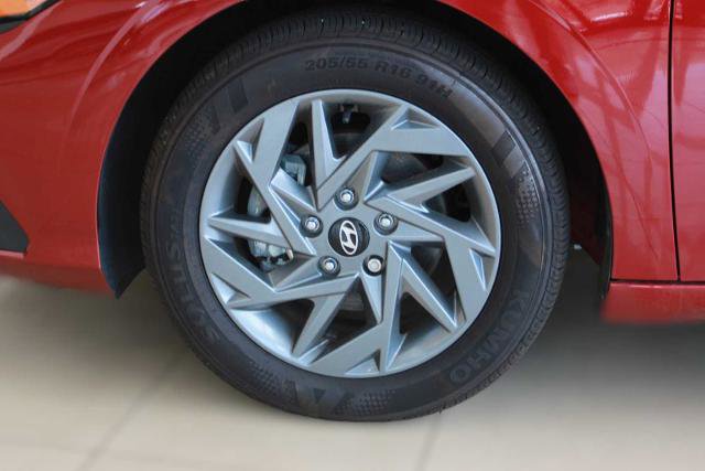 Used 2024 Hyundai Elantra Blue FWD image 8