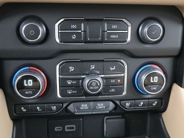Used 2024 Chevrolet Suburban Premier image 25