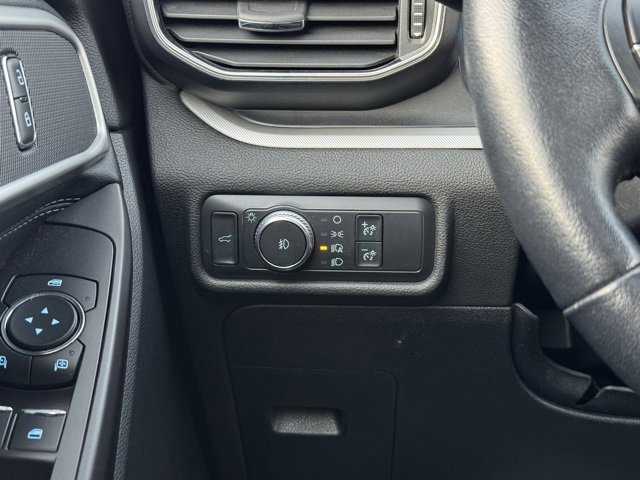 Certified 2020 Ford Explorer XLT w/ Equipment Group 202A image 34