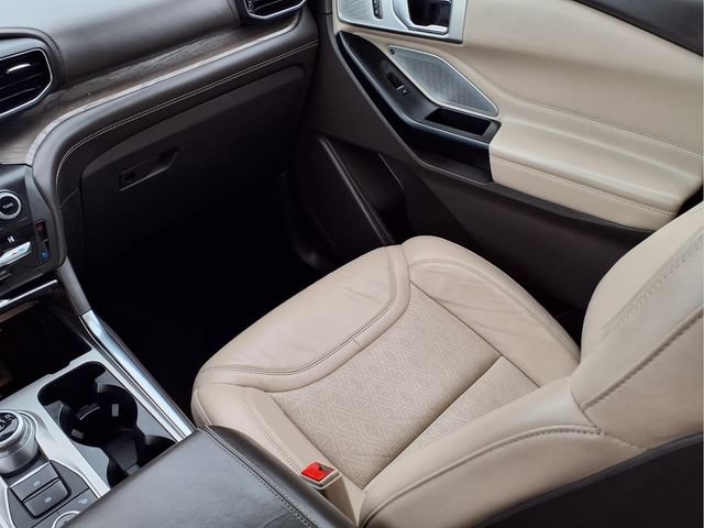 Certified 2020 Ford Explorer Platinum w/ Premium Technology Package AWD/4WD image 12