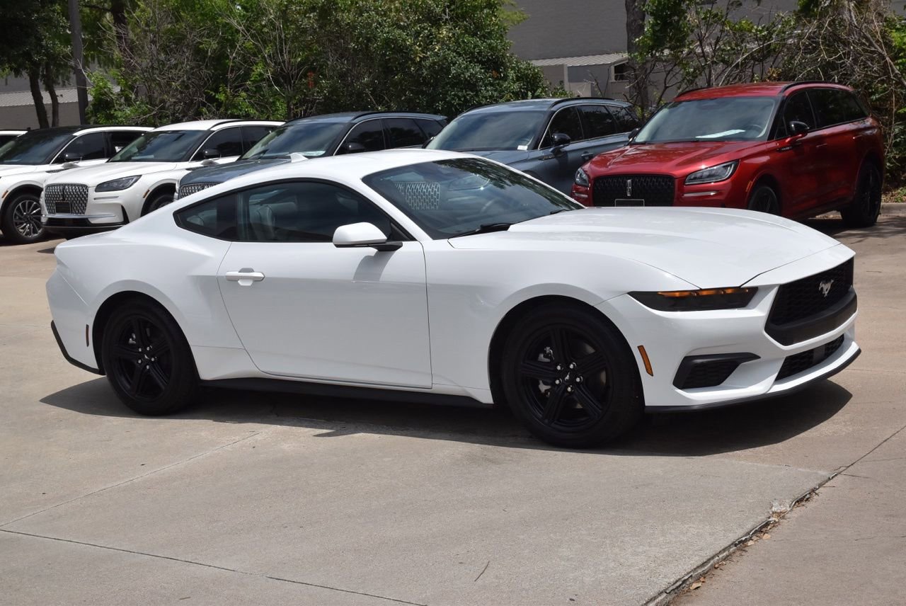 Certified 2026 Ford Mustang Premium RWD image 5