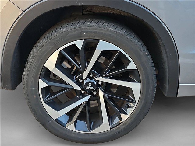 Used 2023 Mitsubishi Outlander SEL 40th Anniversary AWD/4WD image 19