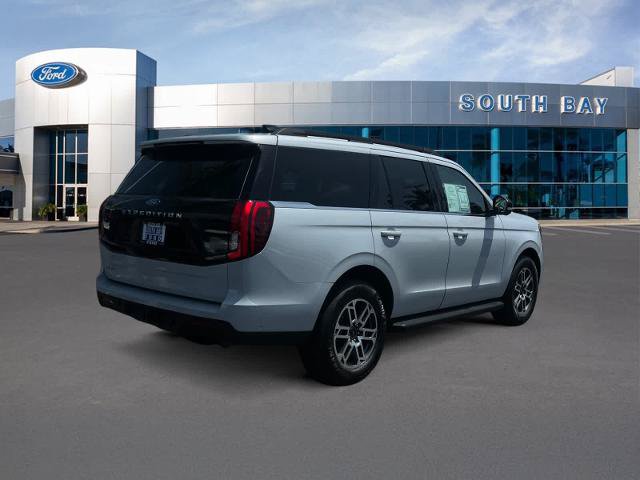 Certified 2025 Ford Expedition Active RWD image 5
