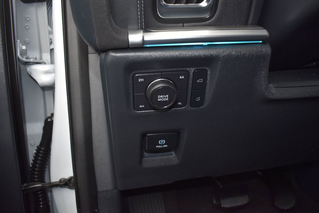 Certified 2025 Ford Expedition Platinum AWD/4WD image 11