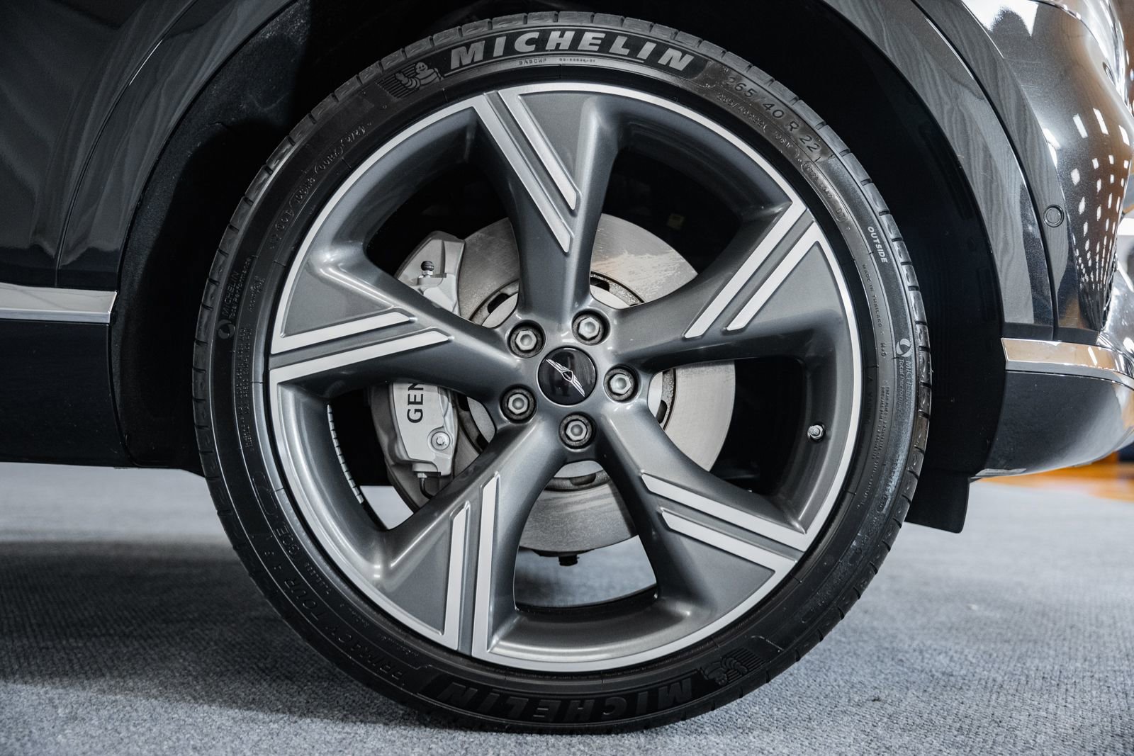 Used 2025 Genesis GV80 2.5T Prestige image 21