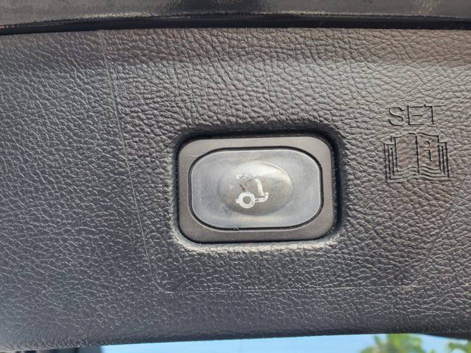 Certified 2019 Ford Edge Titanium image 9