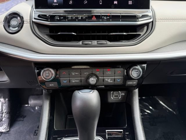 Used 2026 Jeep Compass Limited AWD/4WD image 19